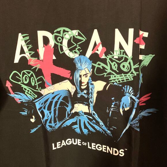 Uniqlo x Riot League of Legends Arcane Jinx Graphic T-shirt in Black - Picture 4 of 9